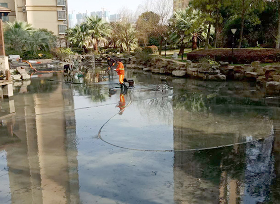 博爱景观池淤泥清理